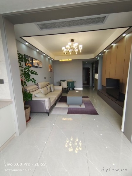 昆仑华府豪装好房3房/2厅/1卫朝南103平米119.8万