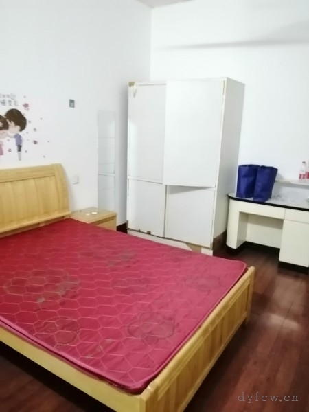 玉泉小区精装好房1房/1厅/1卫朝南35平米650元/月
