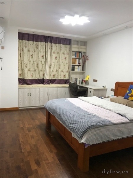 御龙湾精装好房3房/2厅/2卫朝南142平米146.8万