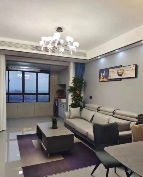 昆仑华府豪装好房3房/2厅/1卫朝南104平米119.8万