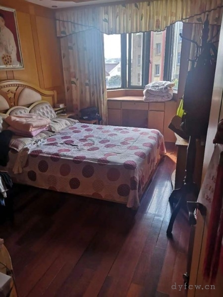 太阳城小区精装好房3房/2厅/1卫朝南112平米68万