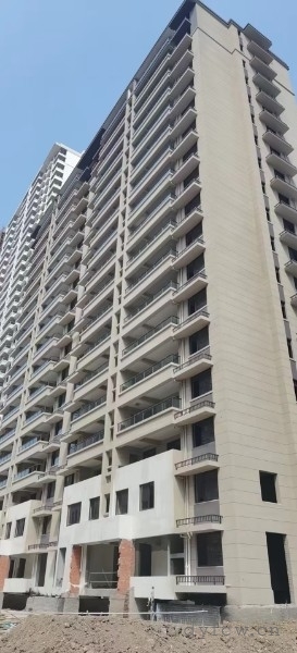 紫宸苑毛坯好房3房/2厅/2卫朝南133平米112.8万