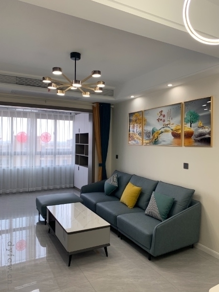 昆仑华府豪装好房3房/2厅/1卫朝南106平米108万