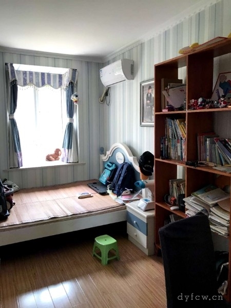 凰嘉花苑精装好房3房/2厅/1卫朝南110平米63万