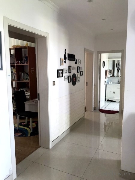 凰嘉花苑精装好房3房/2厅/1卫朝南110平米63万