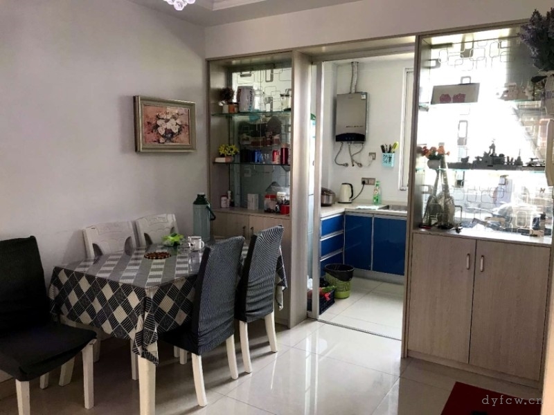 凰嘉花苑精装好房3房/2厅/1卫朝南110平米63万