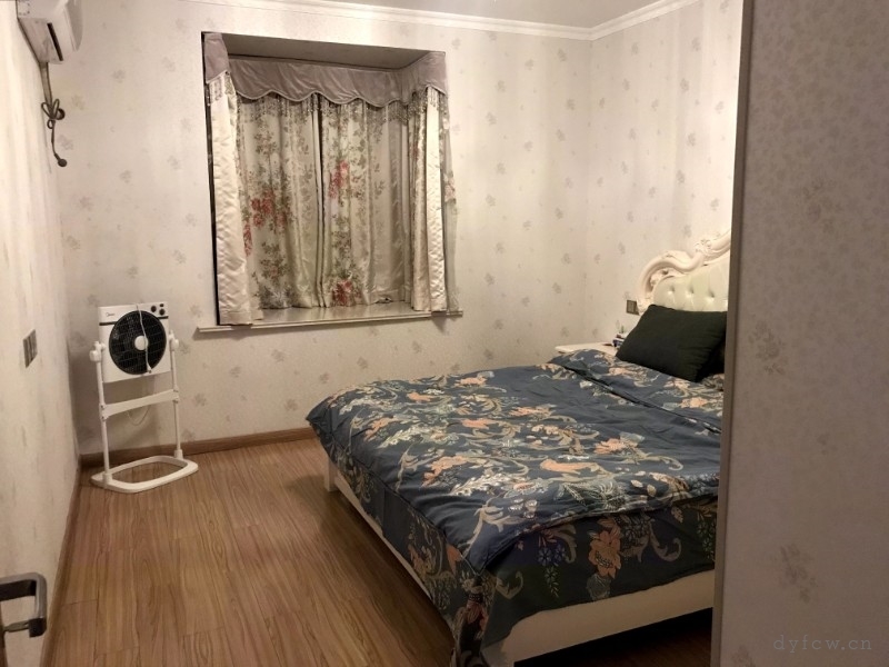 凰嘉花苑精装好房3房/2厅/1卫朝南110平米63万