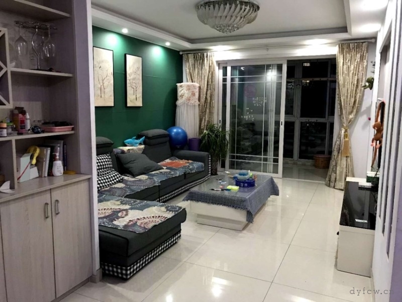 凰嘉花苑精装好房3房/2厅/1卫朝南110平米63万